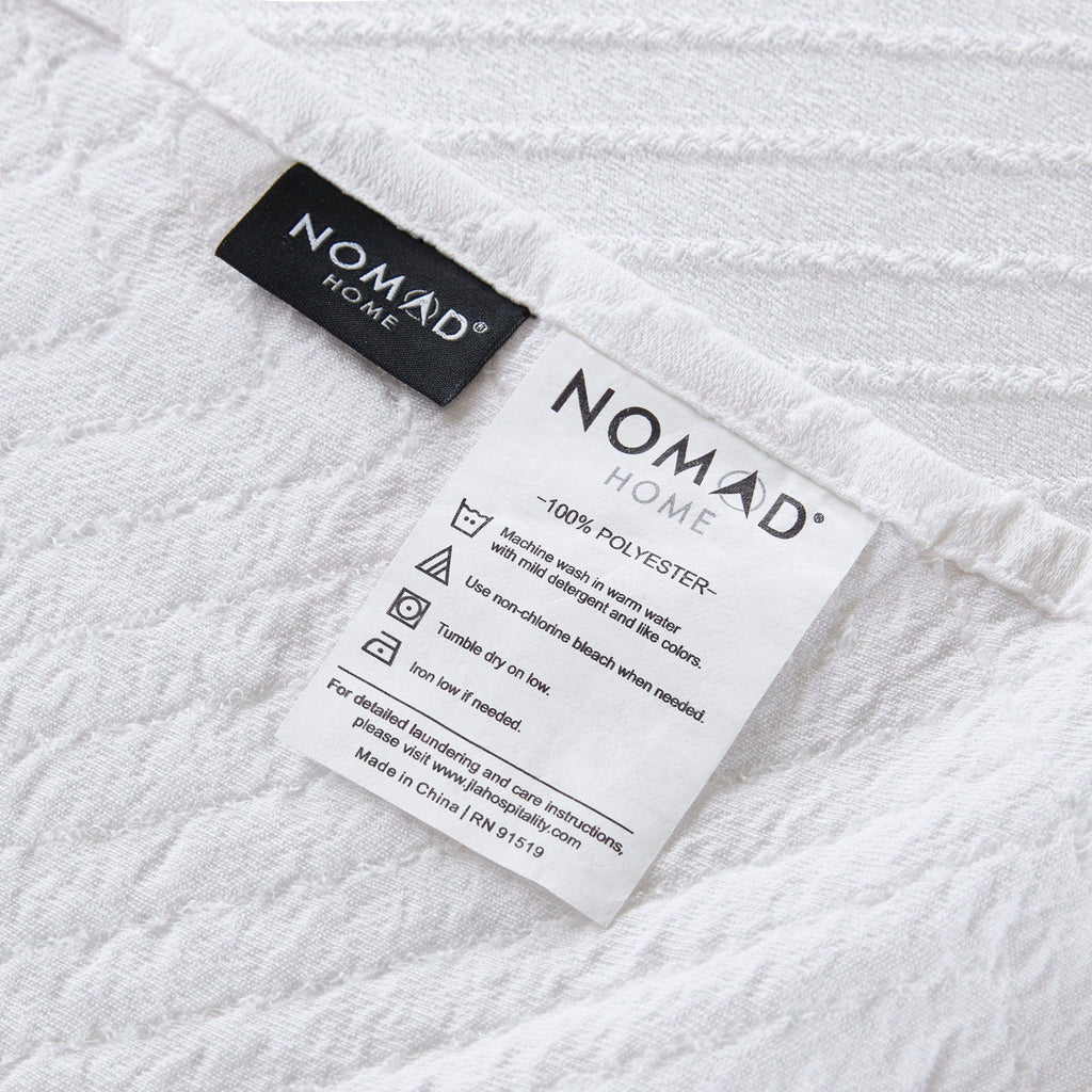 Jacquard Lark - King Essential Coverlet - White