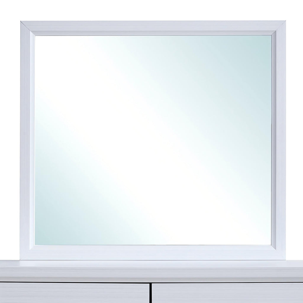 Glasgow - Mirror With Minimalist Design And Low Distortion Glass