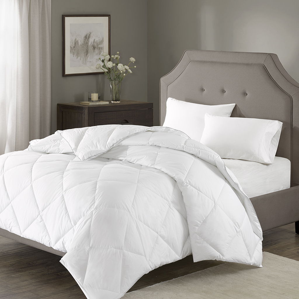 1000 Thread Count Rich Diamond Quilting Down Alternative Full Comforter - White