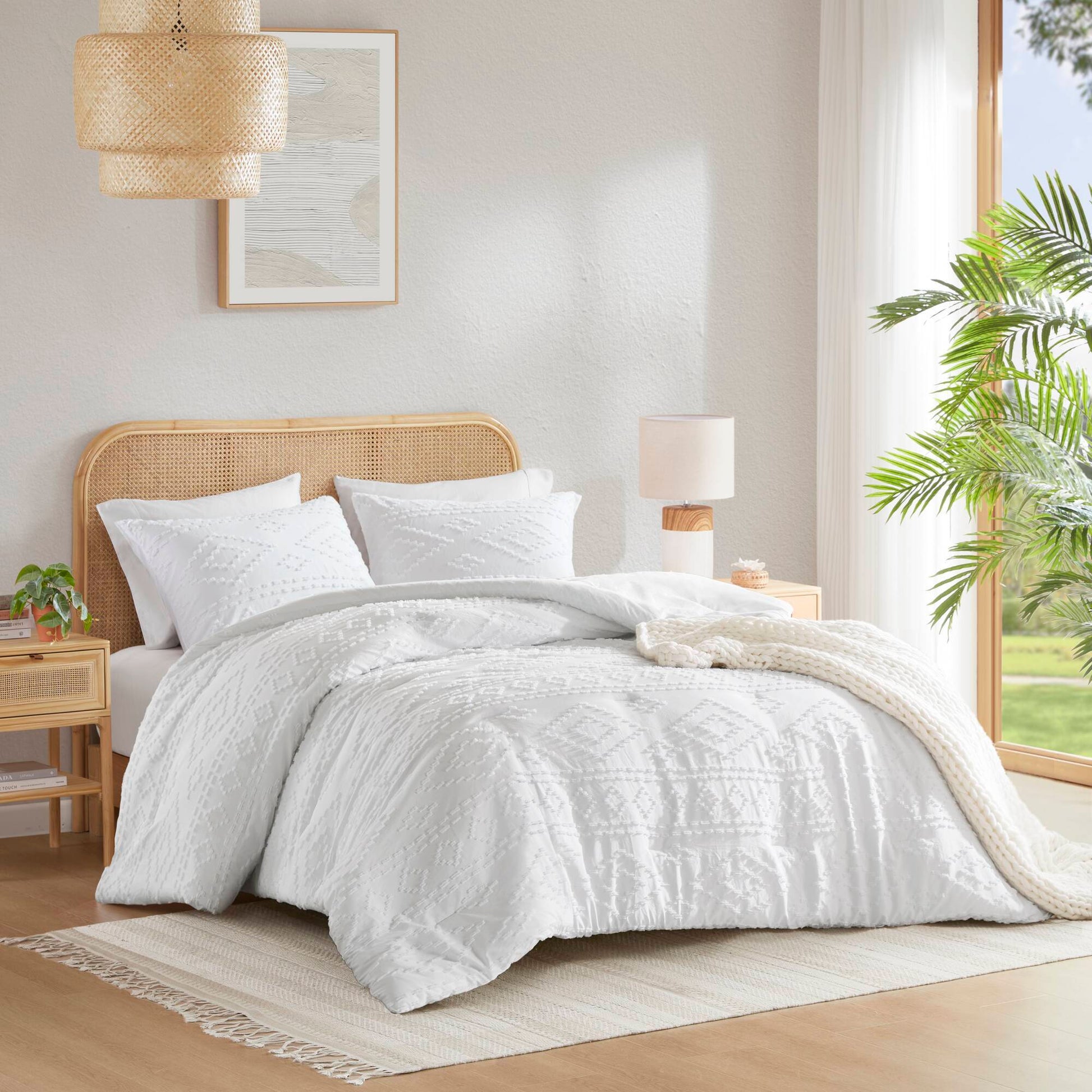 Gigi - Twin/Twin Long Comforter Mini Set - White