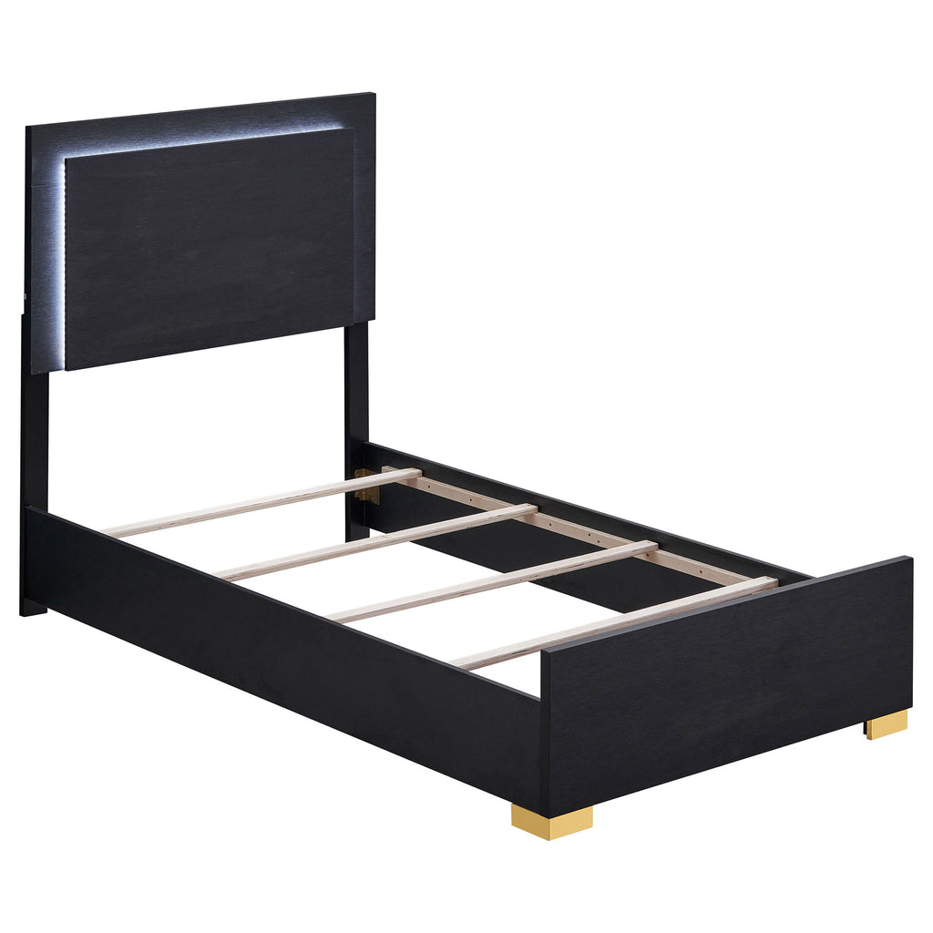 Bedroom Set With Accents