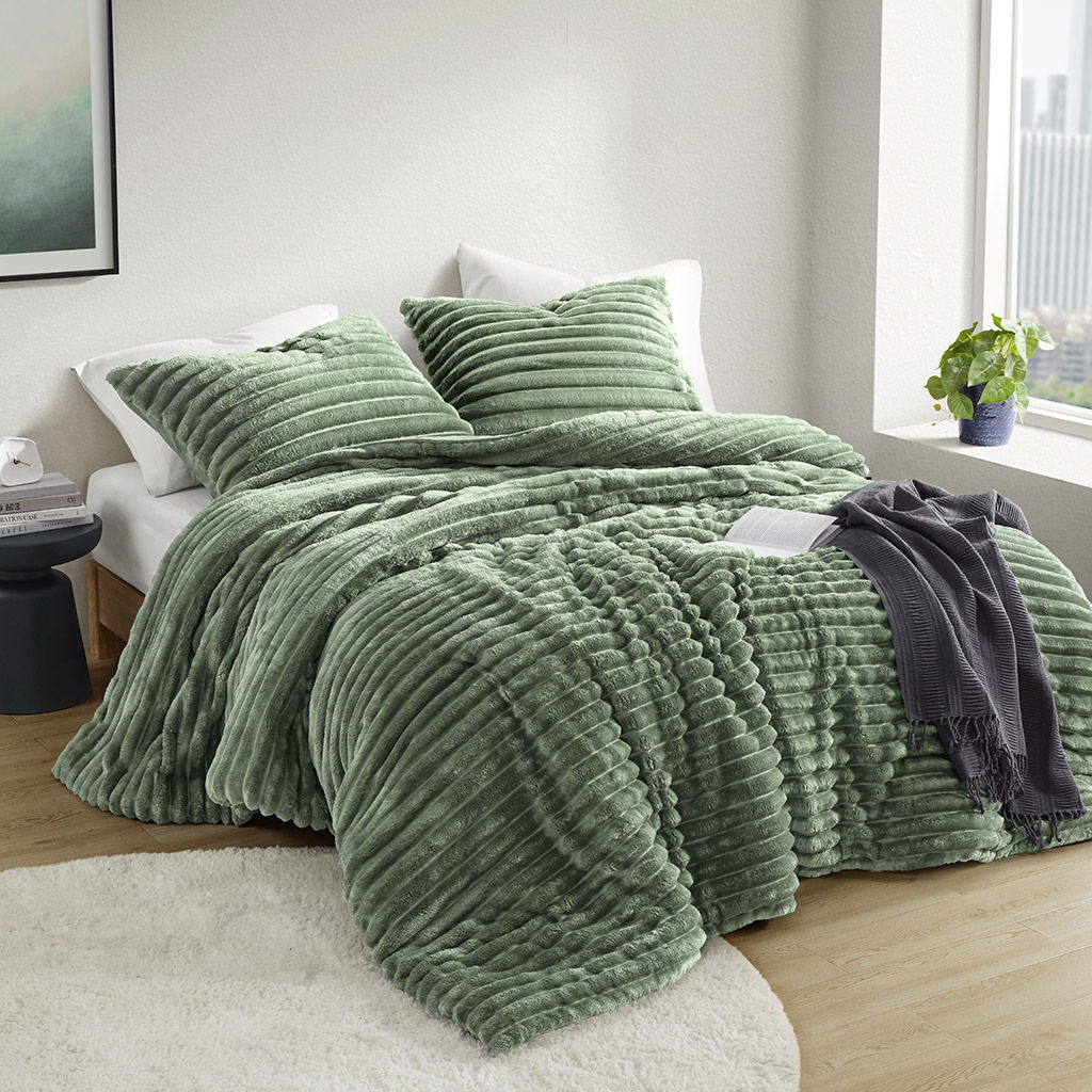Avril - King/California King Fluffy Ribbed Plush Comforter Set - Green