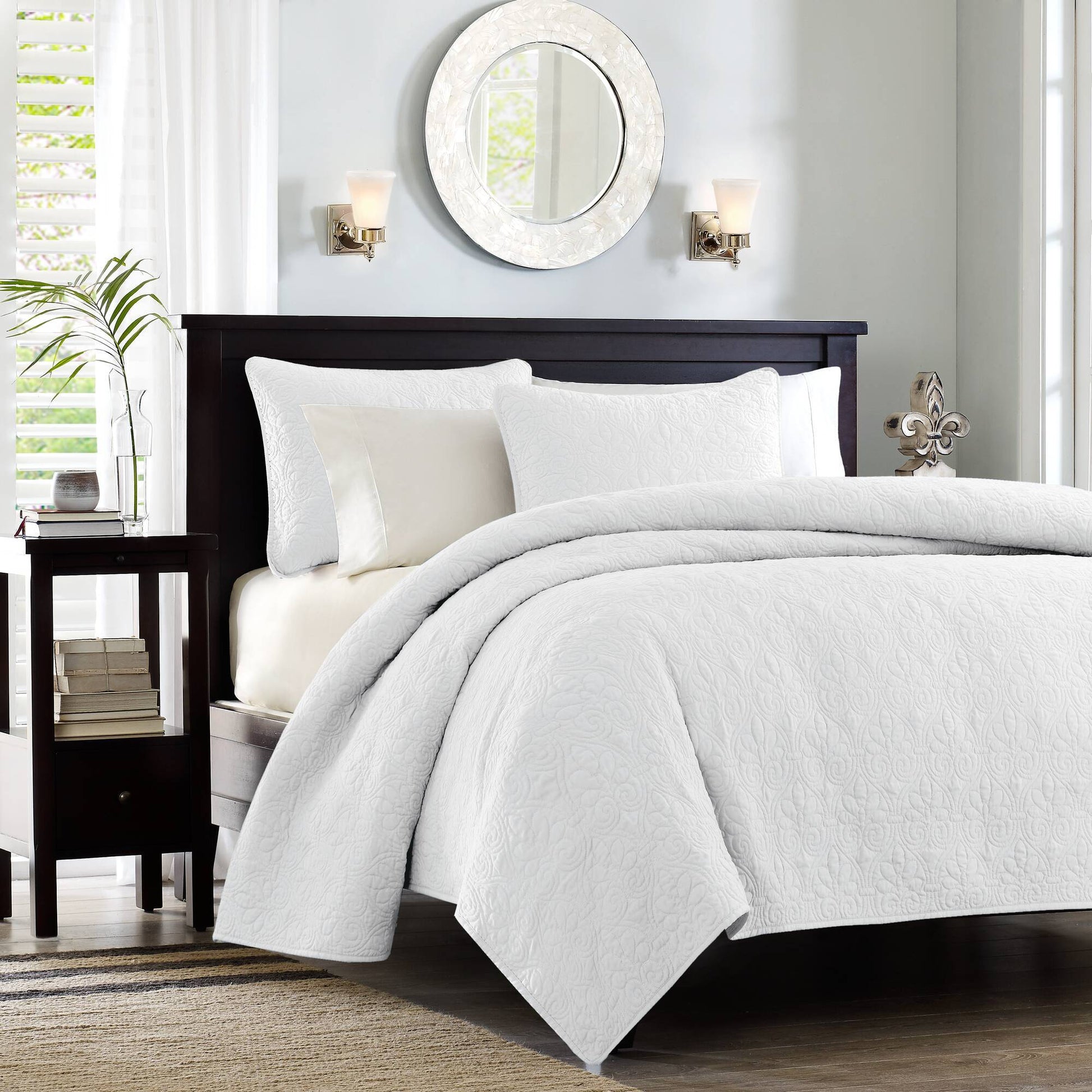 Quebec - Twin Reversible Coverlet Set - White