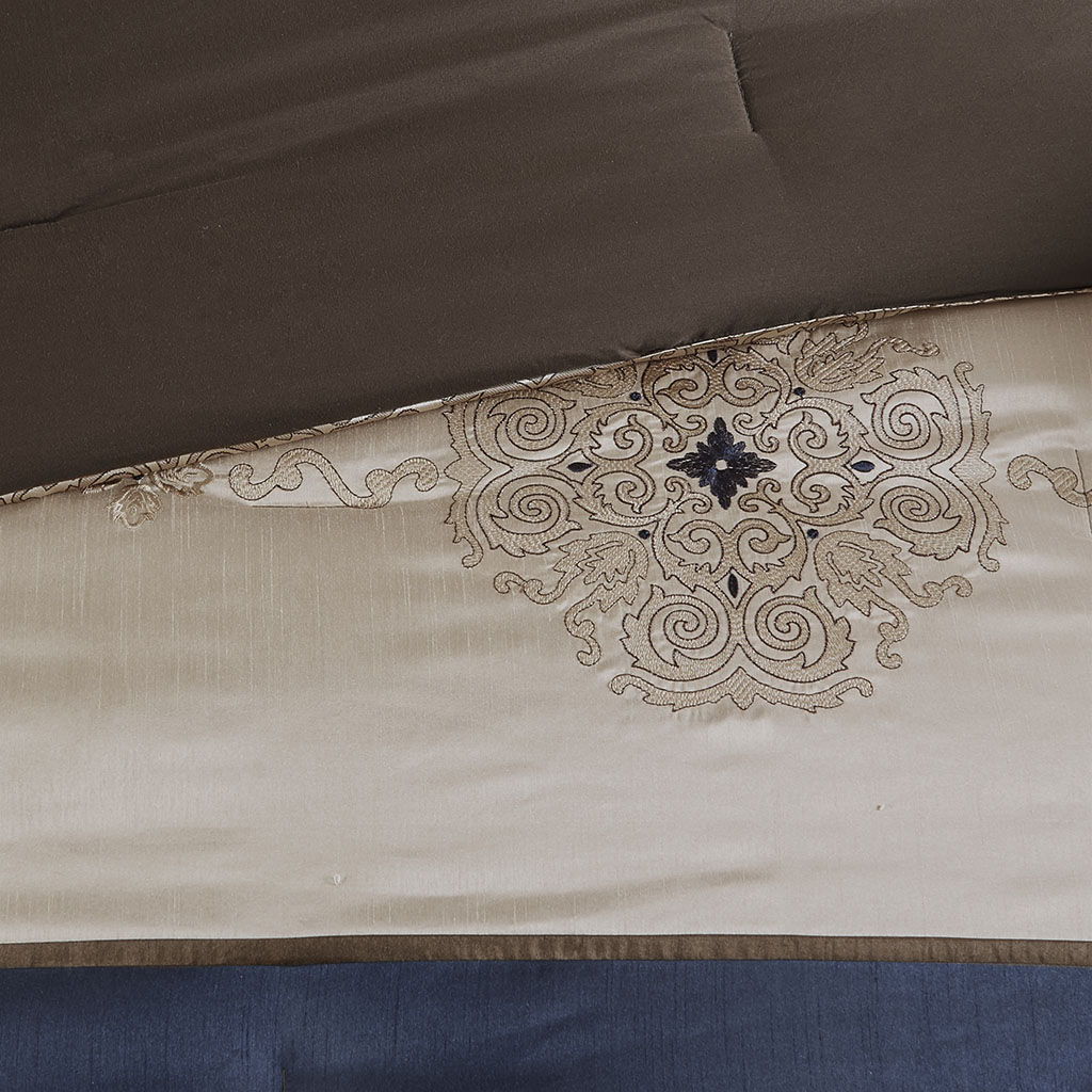 Delaney - Queen 24 Piece Room In A Bag - Navy