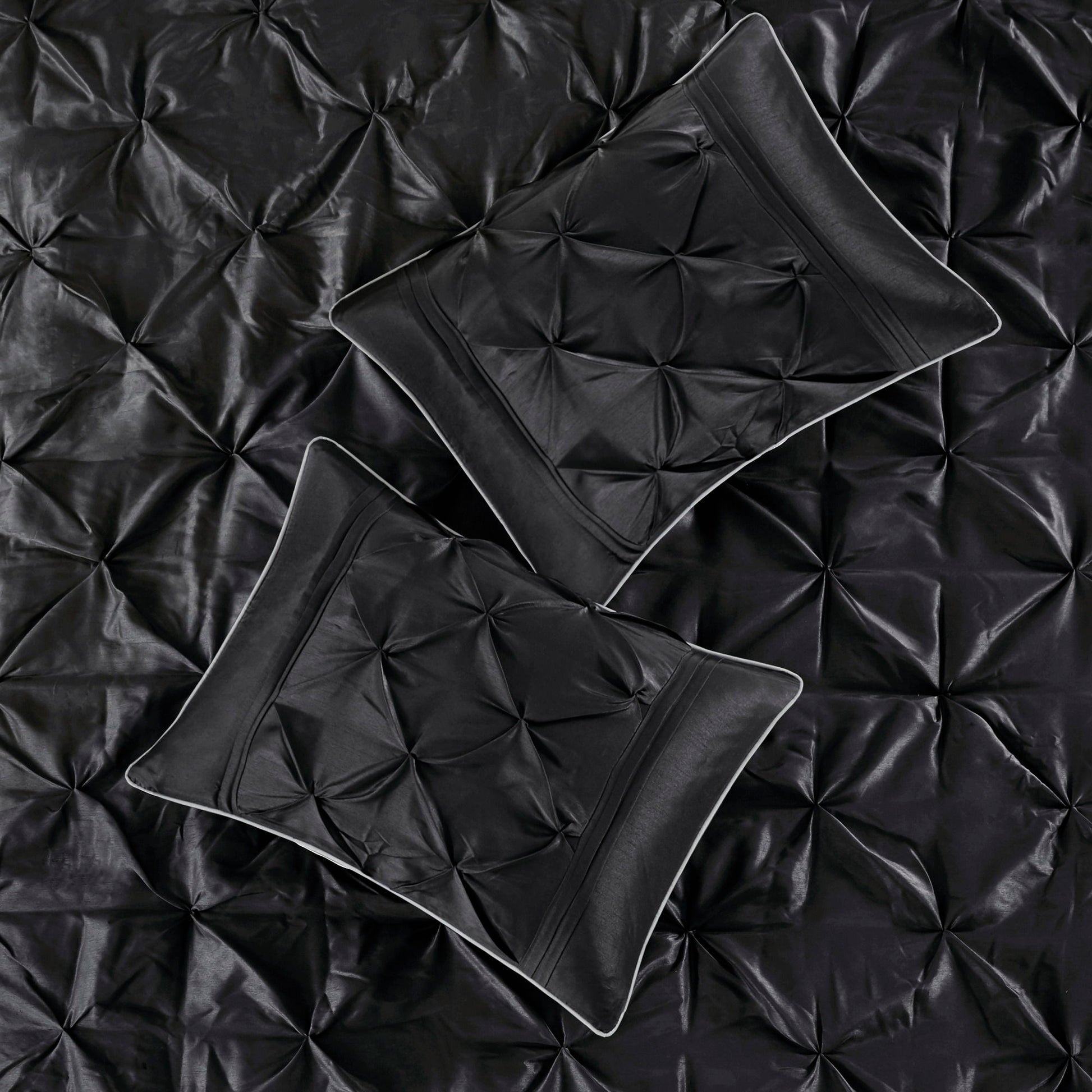 Laurel - Pieced Pleated 7-Piece Tufted Comforter Set - Black