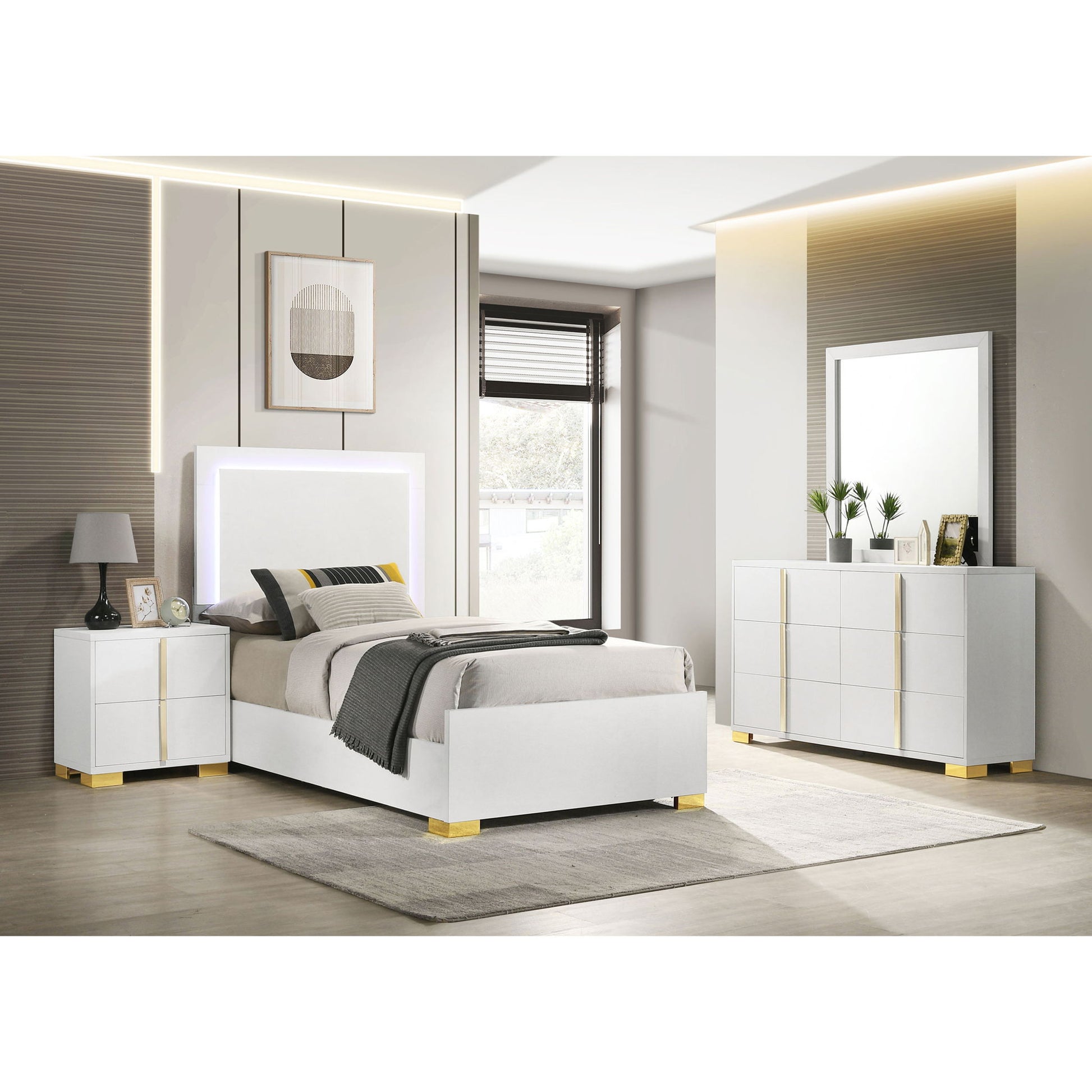 Bedroom Set With Accents