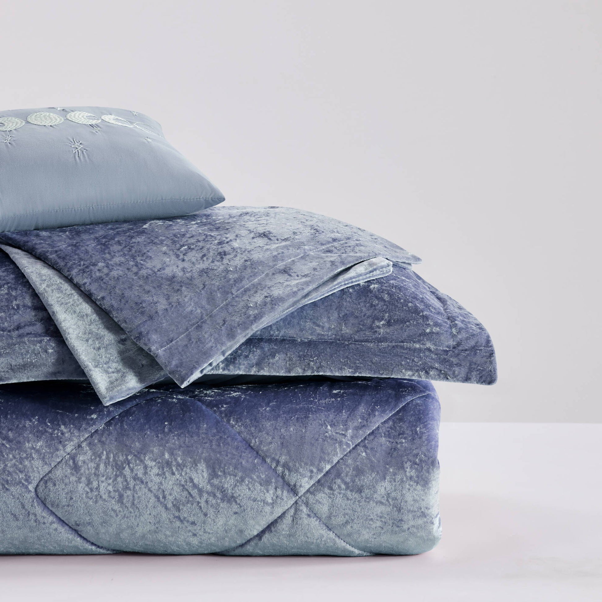 Felicia - Velvet Queen Duvet Cover Set With Throw Pillow - Blue