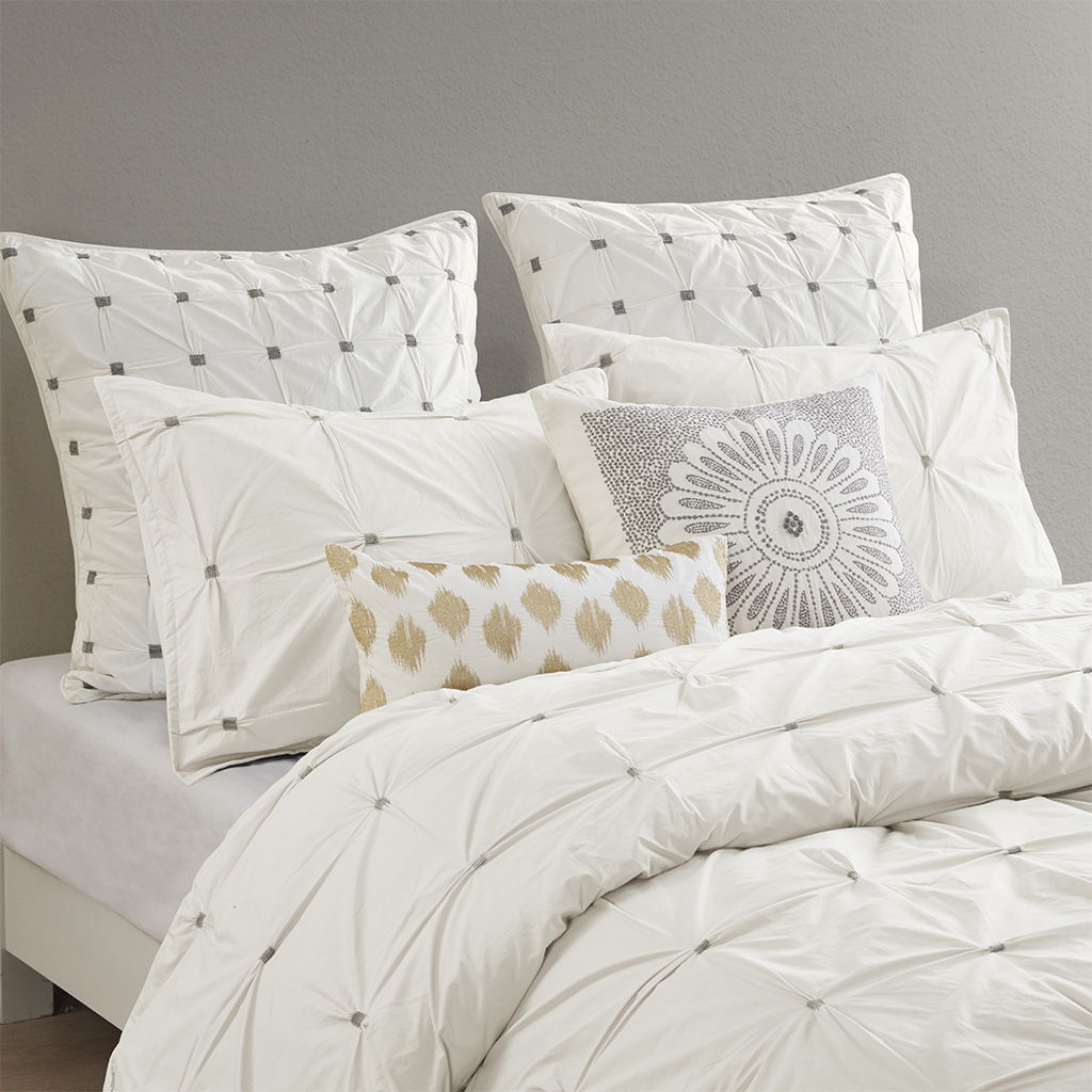 Masie - King 3 Piece Elastic Embroidered Comforter Set - White