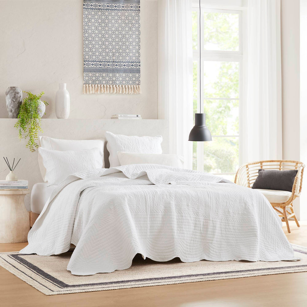 Tuscany - 3 Piece Reversible Scalloped Edge Coverlet Set - White