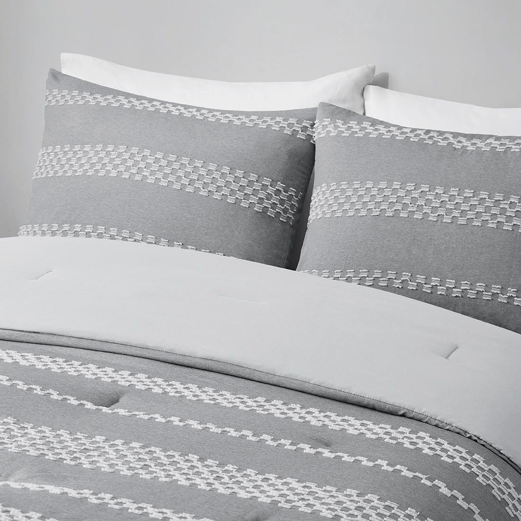 Drew - 5 Piece King Clipped Jacquard Comforter Set With Throw Pillows - Gray