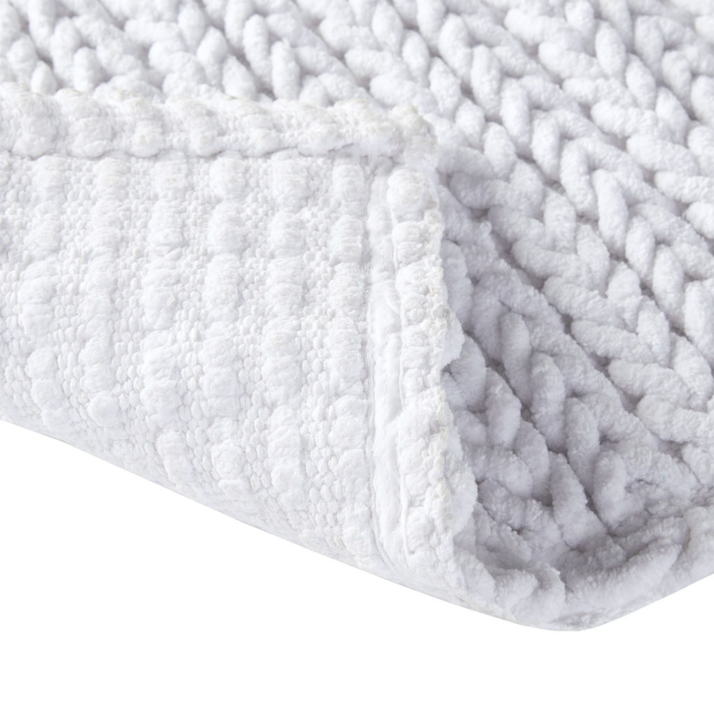 Lasso - 17" x 24" Chain Stitch Rug - White