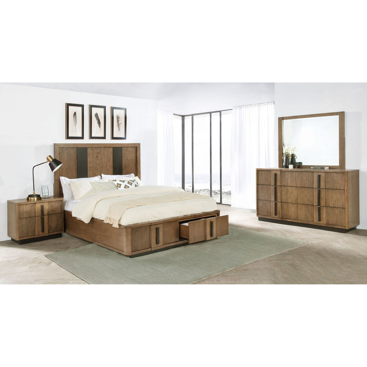 Moraga - 4 Piece Queen Bedroom Set With Fluted Headboard - Ash Brown