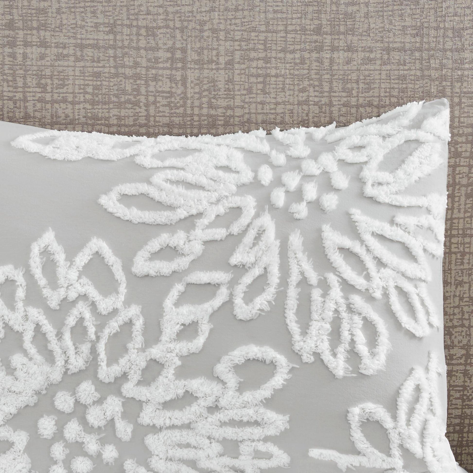 Veronica - King 3 Piece Tufted Floral Comforter Set - Gray / White