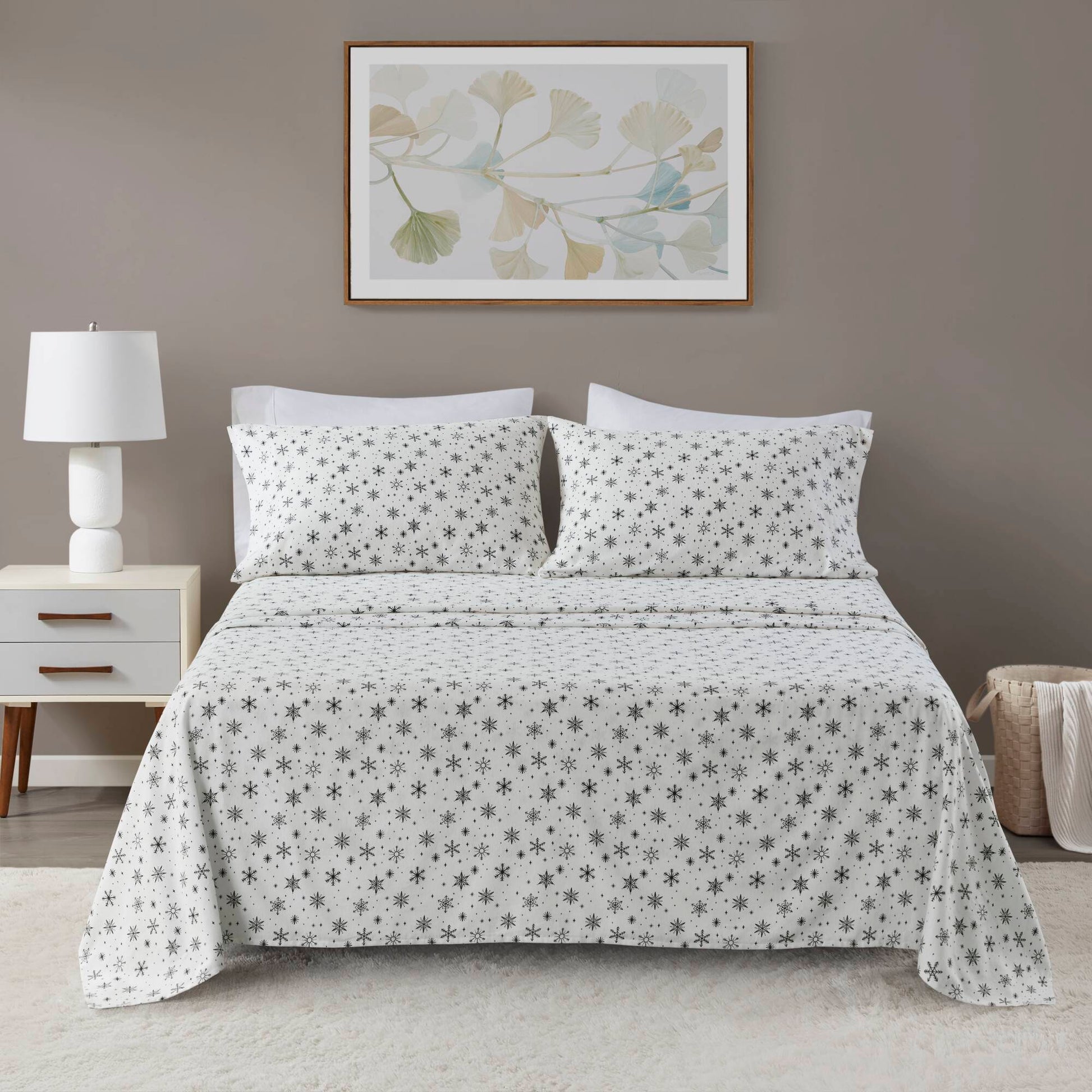 Cozy Cotton Flannel - Queen Printed Sheet Set - Black Snowflakes