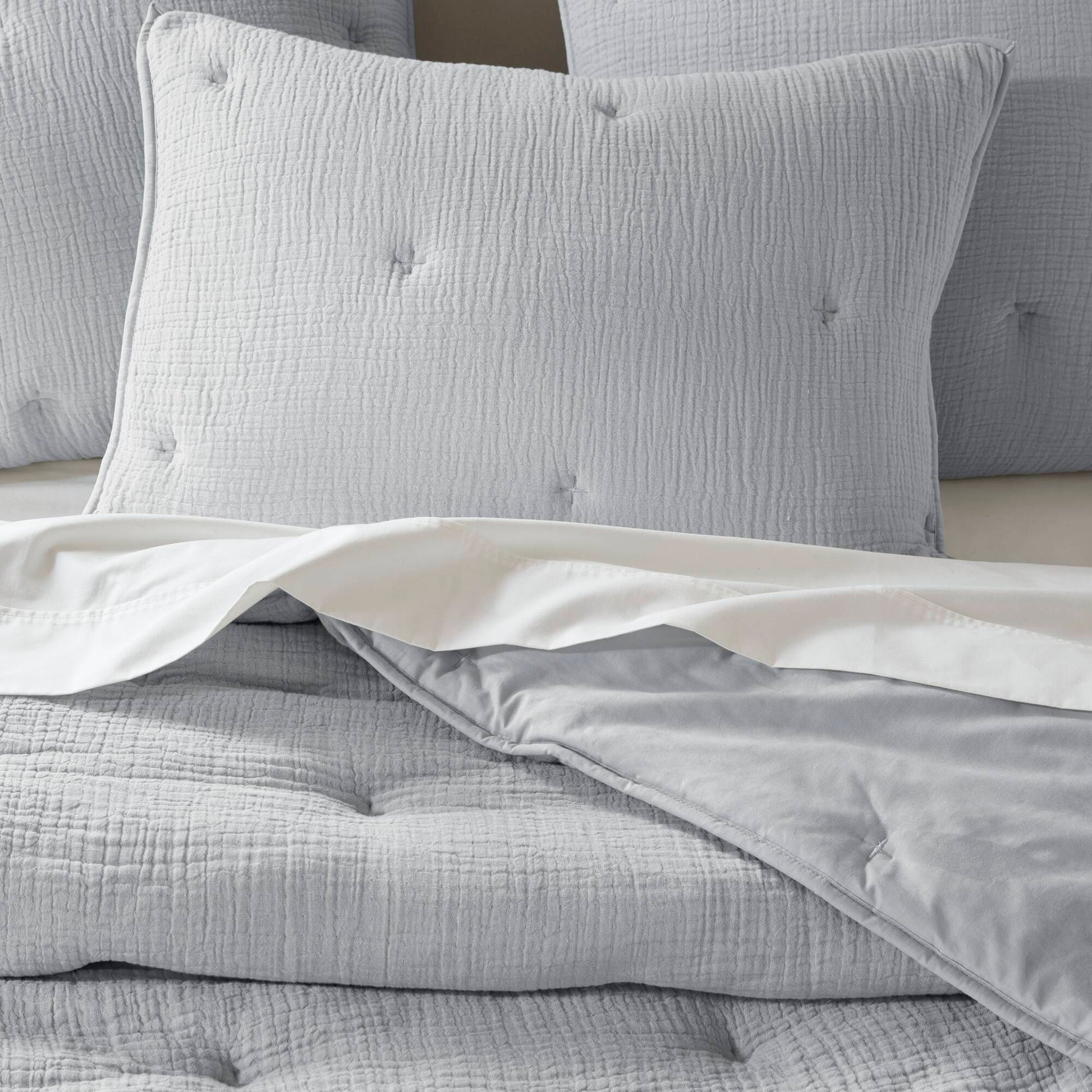 Breeze - Full/Queen Cotton Gauze Embroidered Quilt Set - Blue