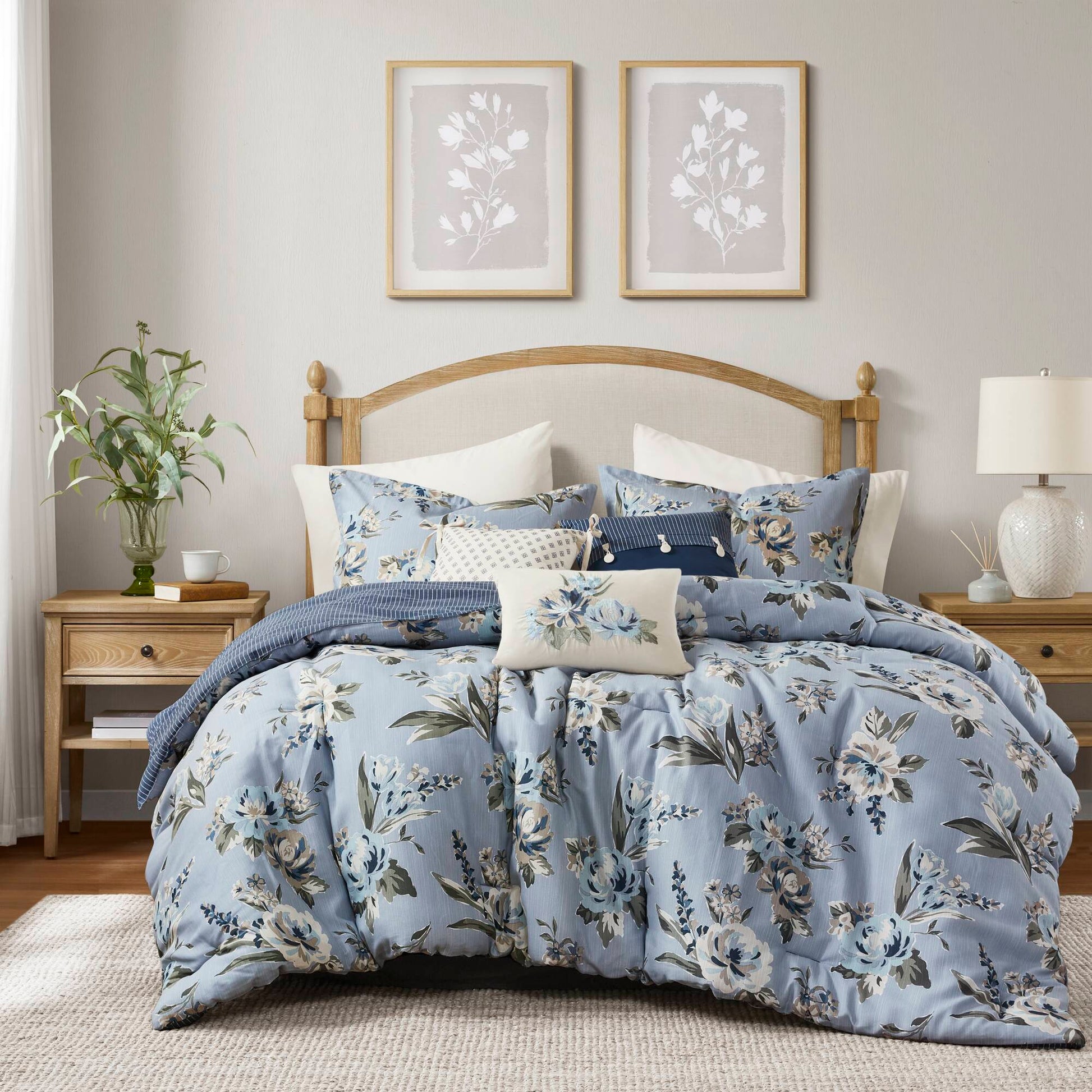 Salara - 7 Piece Queen Vintage Floral Comforter Set - Blue
