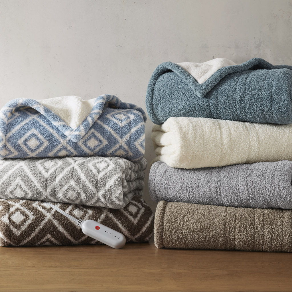 Amira - Dream Soft Heated Throw - Gray Geo