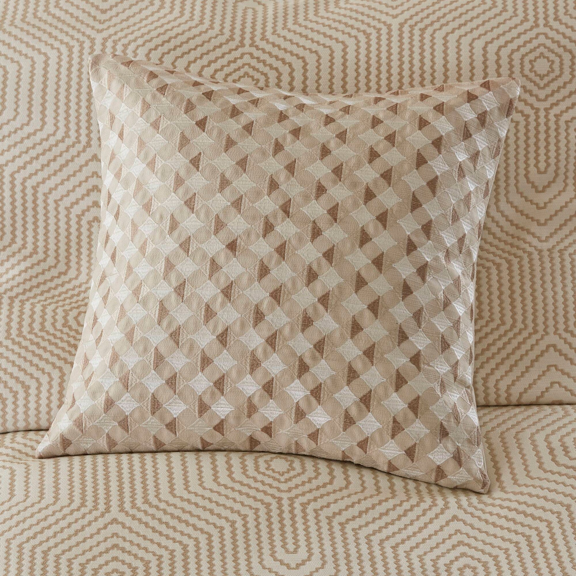 Shades of Serenity - Comforter Set - Tan / Ivory