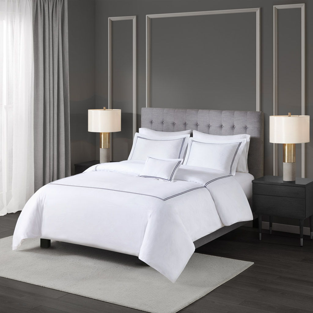 500 Thread Count Luxury - King Sateen Embroidered Comforter Set - White / Navy