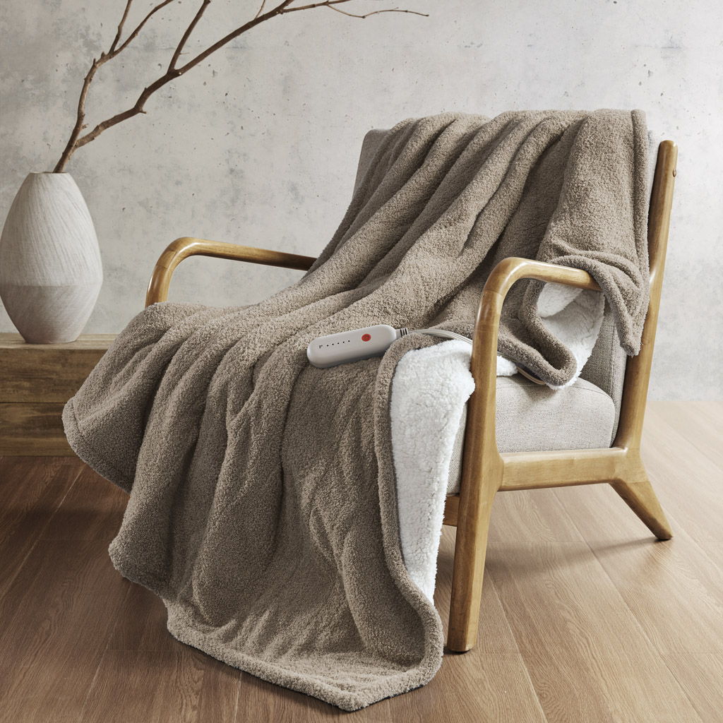Amira - Dream Soft Heated Throw - Brown