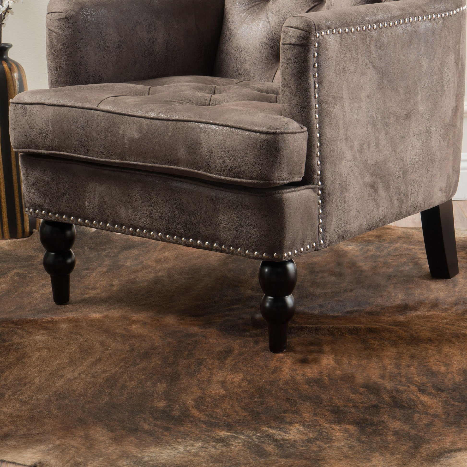 Vitality - Club Chair With Button Tufted Diamond Stitching And Turned Legs