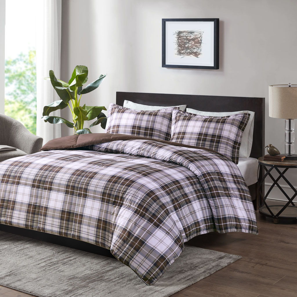Parkston - 3M Scotchgard Down Alternative All Season Comforter Set - Brown