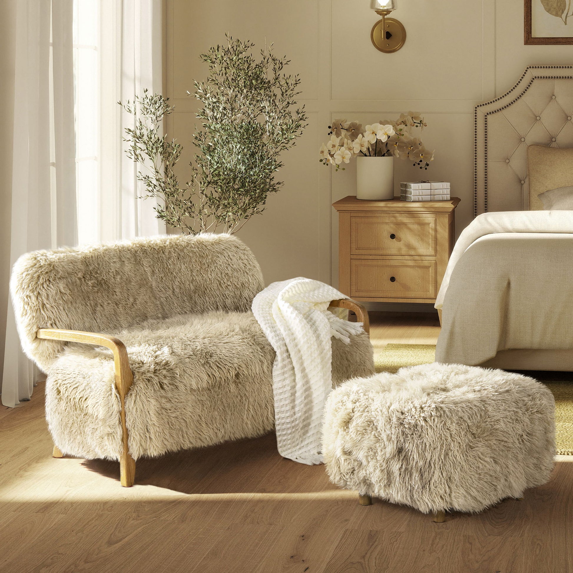Enchante - New Zealand Sheepskin Rectangular Accent Ottoman - Taupe / Natural