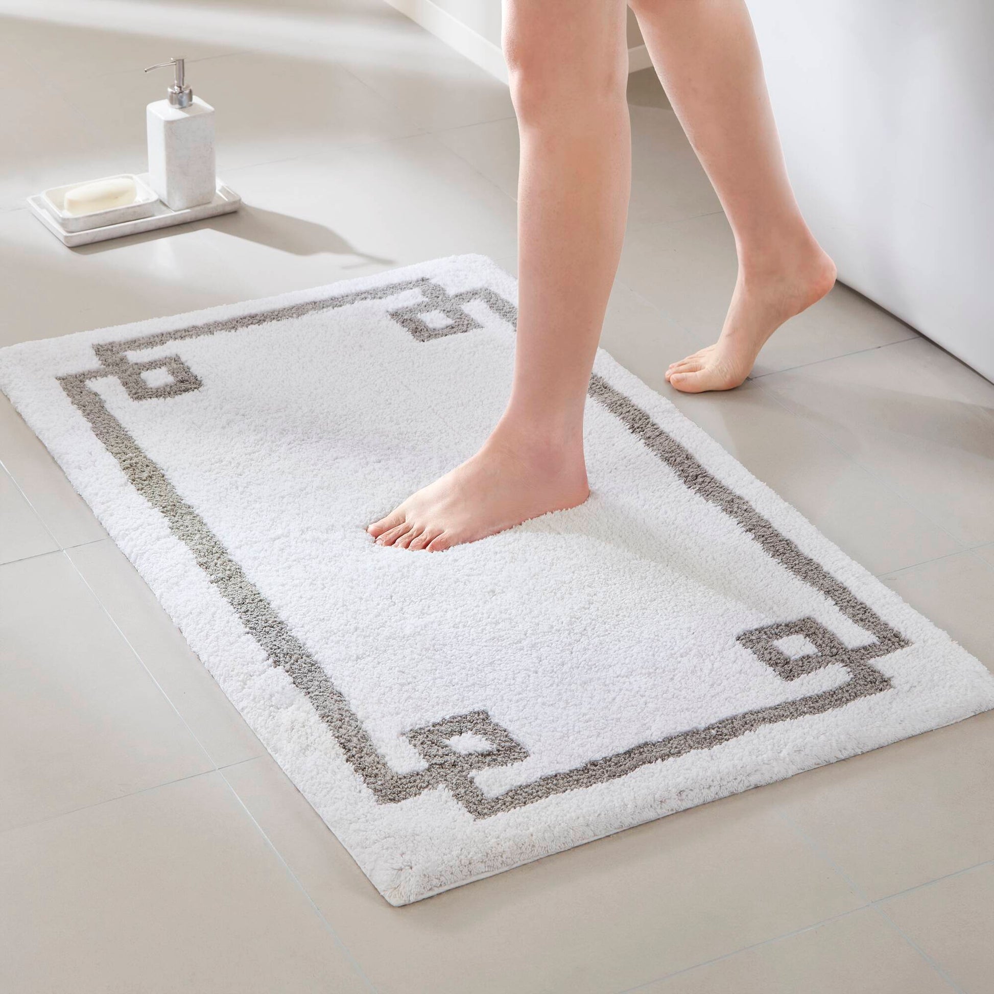 Evan - 24" x 72" Tufted Bath Rug - White