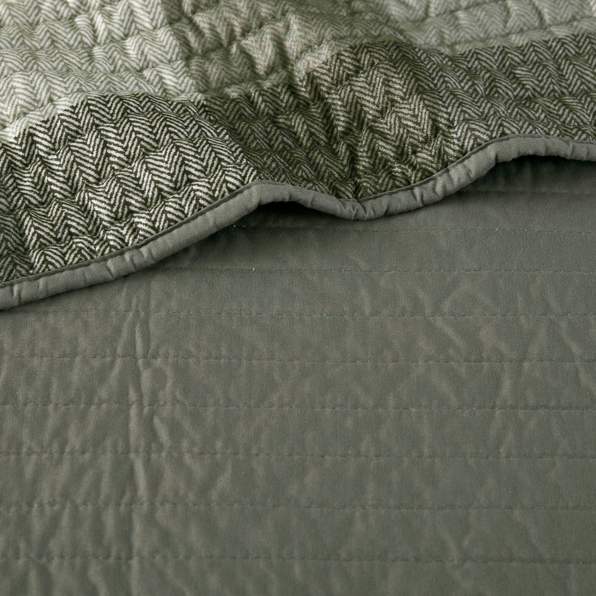 Ridge - 6 Piece Reversible Plaid Daybed Cover Set - Gray