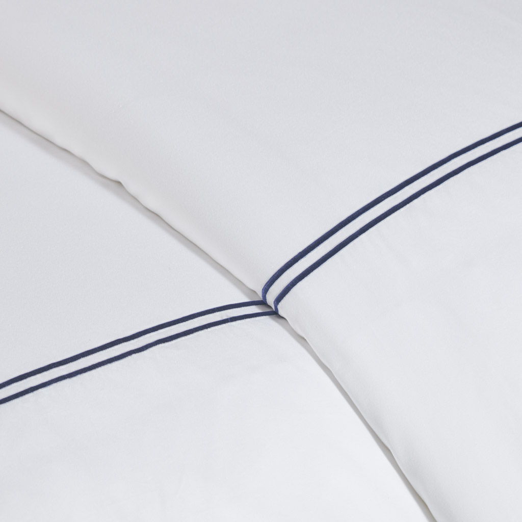 500 Thread Count Luxury - King Sateen Embroidered Comforter Set - White / Navy