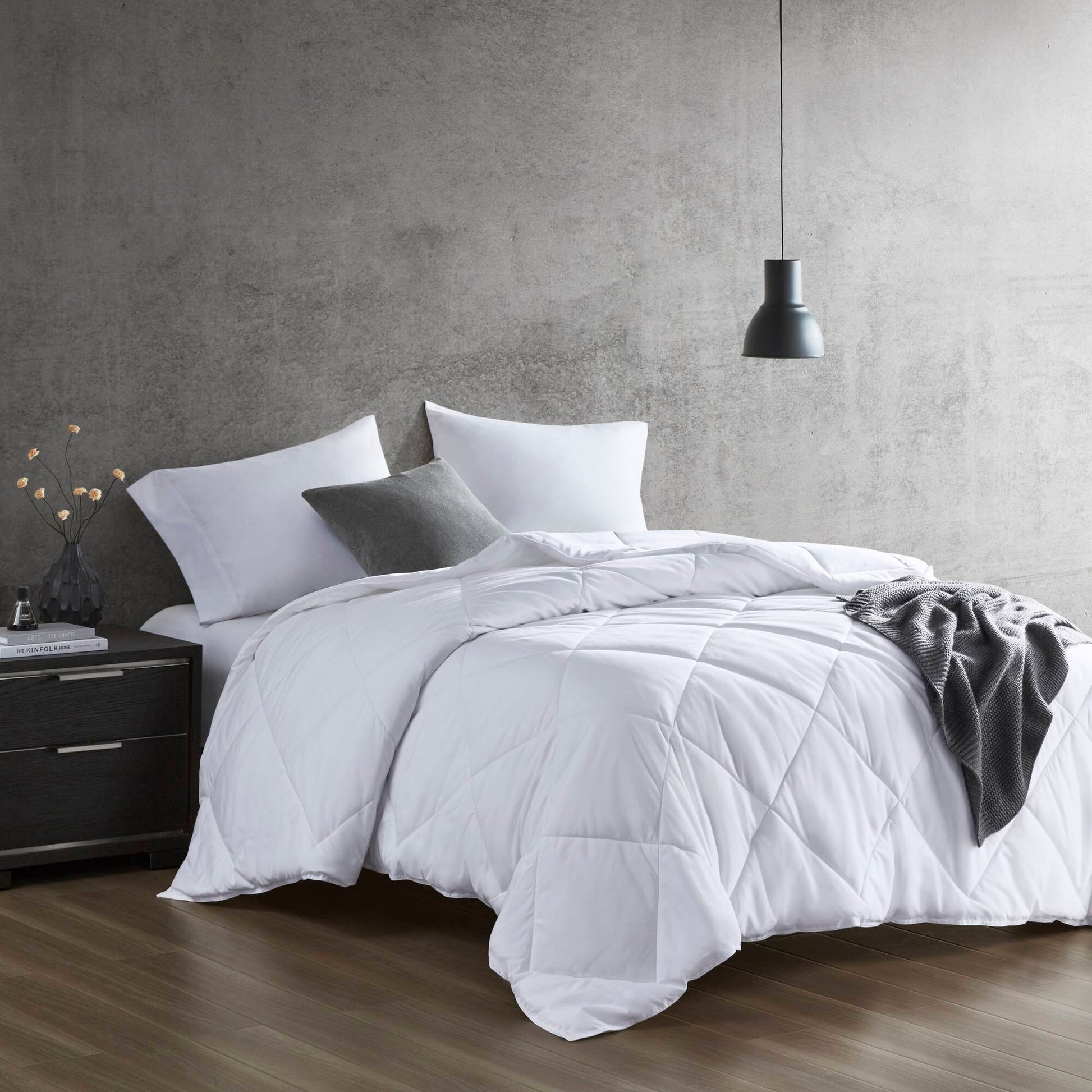 Cooling Touch - Oversized Down Alternative Queen Comforter - White