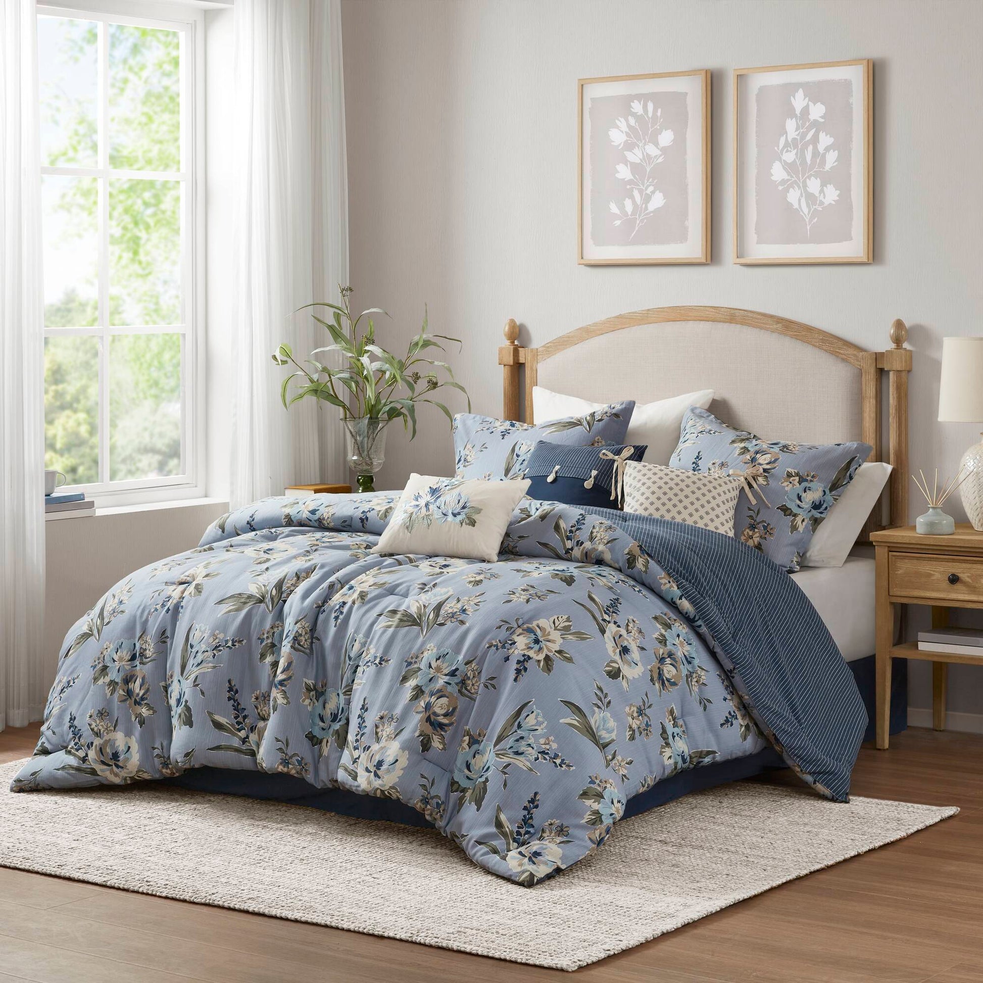 Salara - 7 Piece California King Vintage Floral Comforter Set - Blue