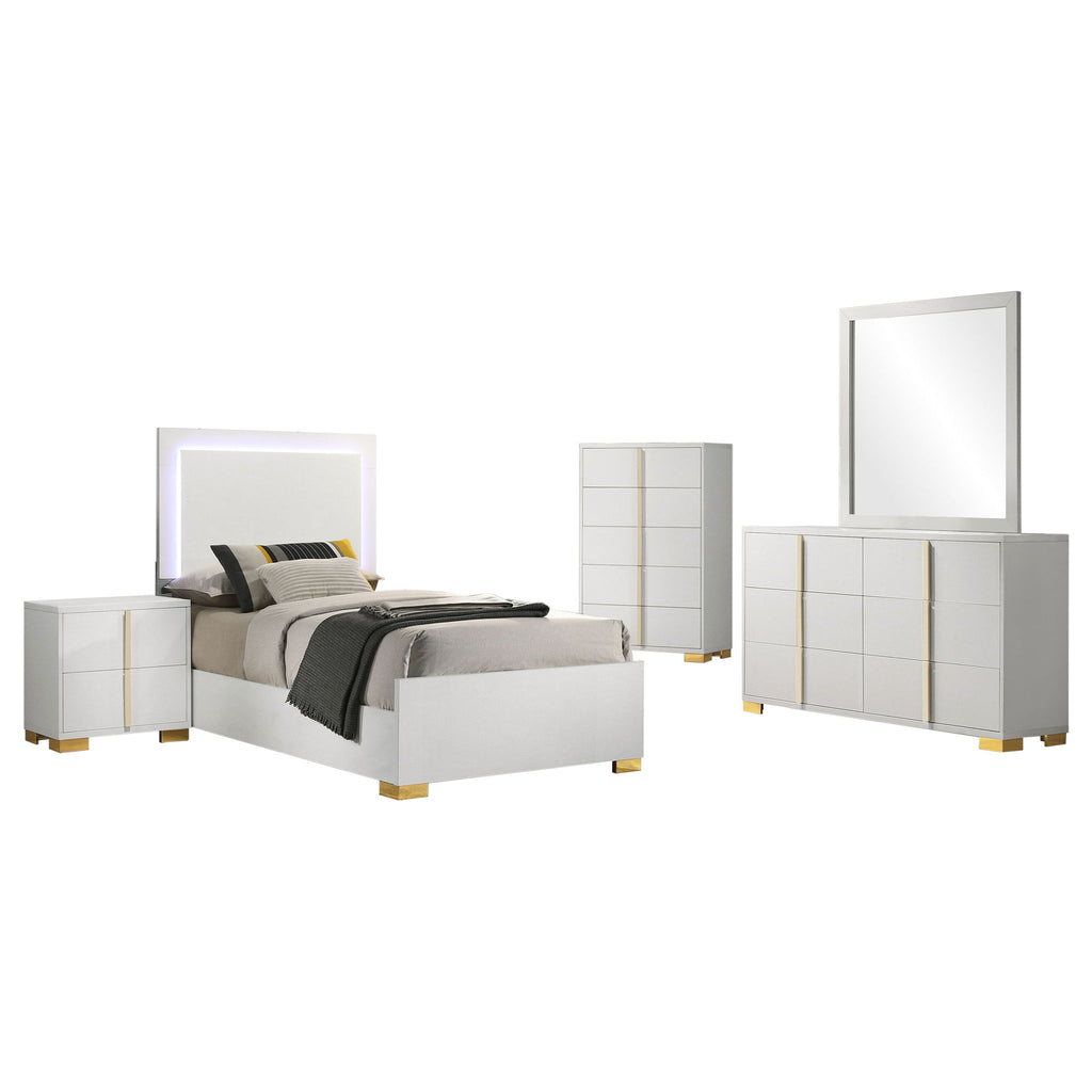 Bedroom Set With Accents