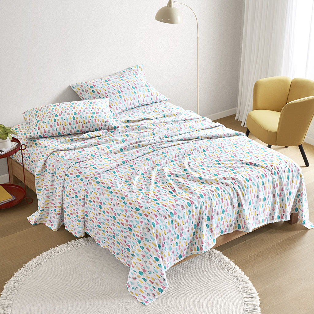 Cozy Soft - 4 Piece Queen Flannel Printed Sheet Set - White Holiday Trees