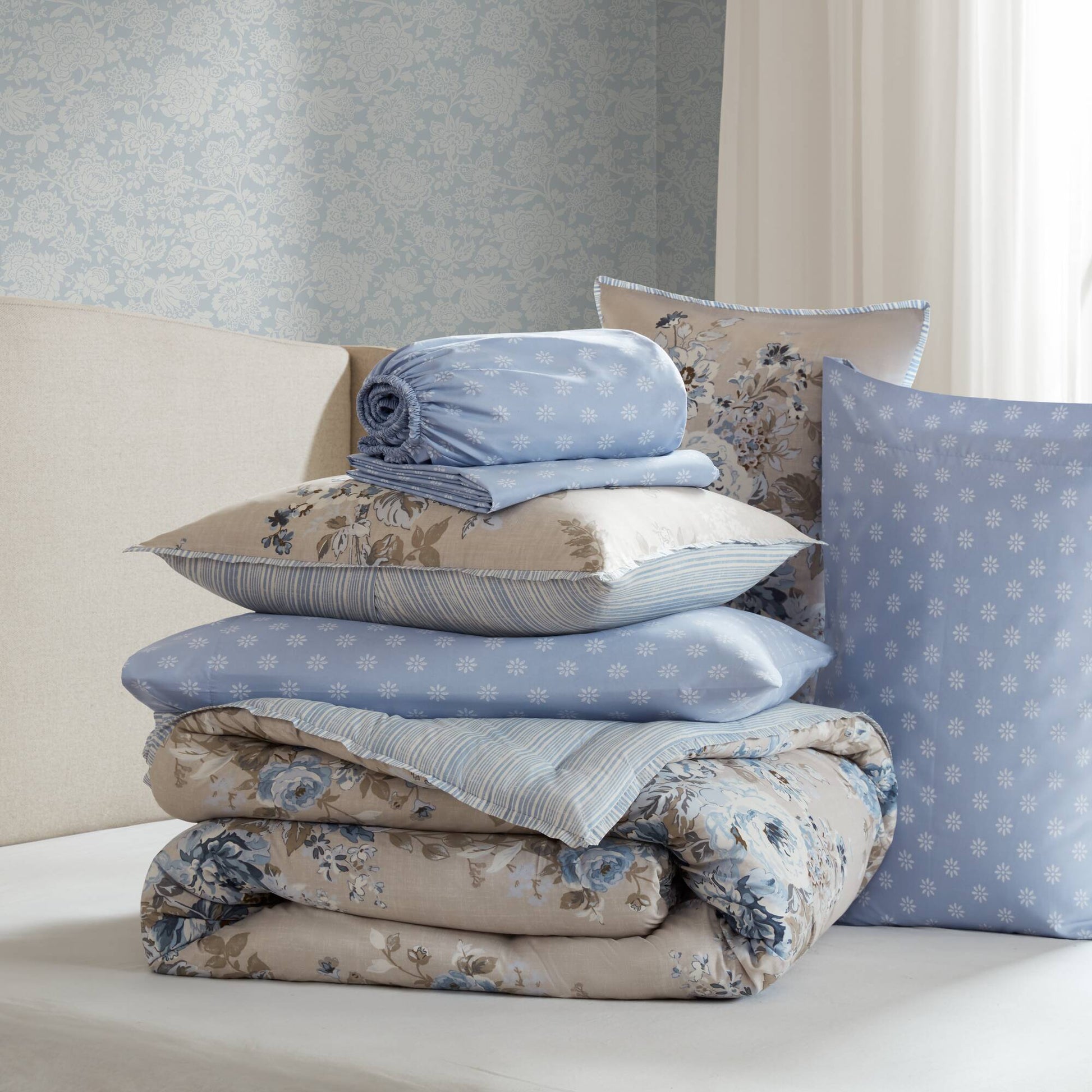 Heather - Twin Long 5 Piece Vintage-Inspired Floral Print - Beige / Blue