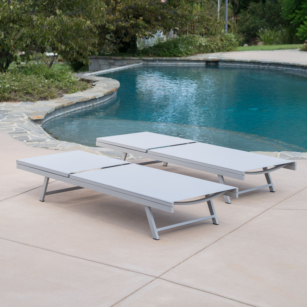 Salton - Chaise Lounge Outdoor Relaxation