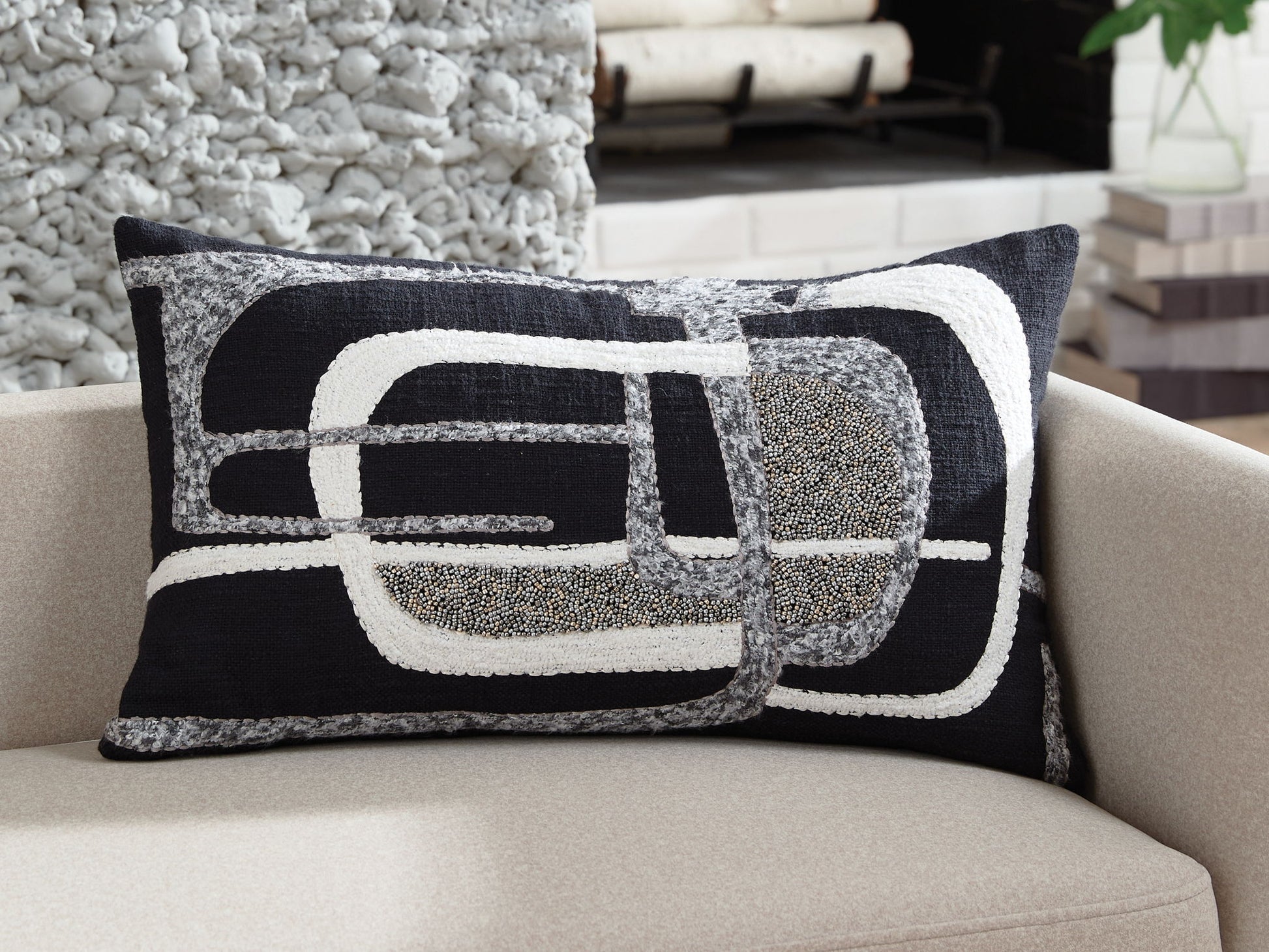 Gavrileigh - Pillow (Set of 4) - Black / Gray / Ivory