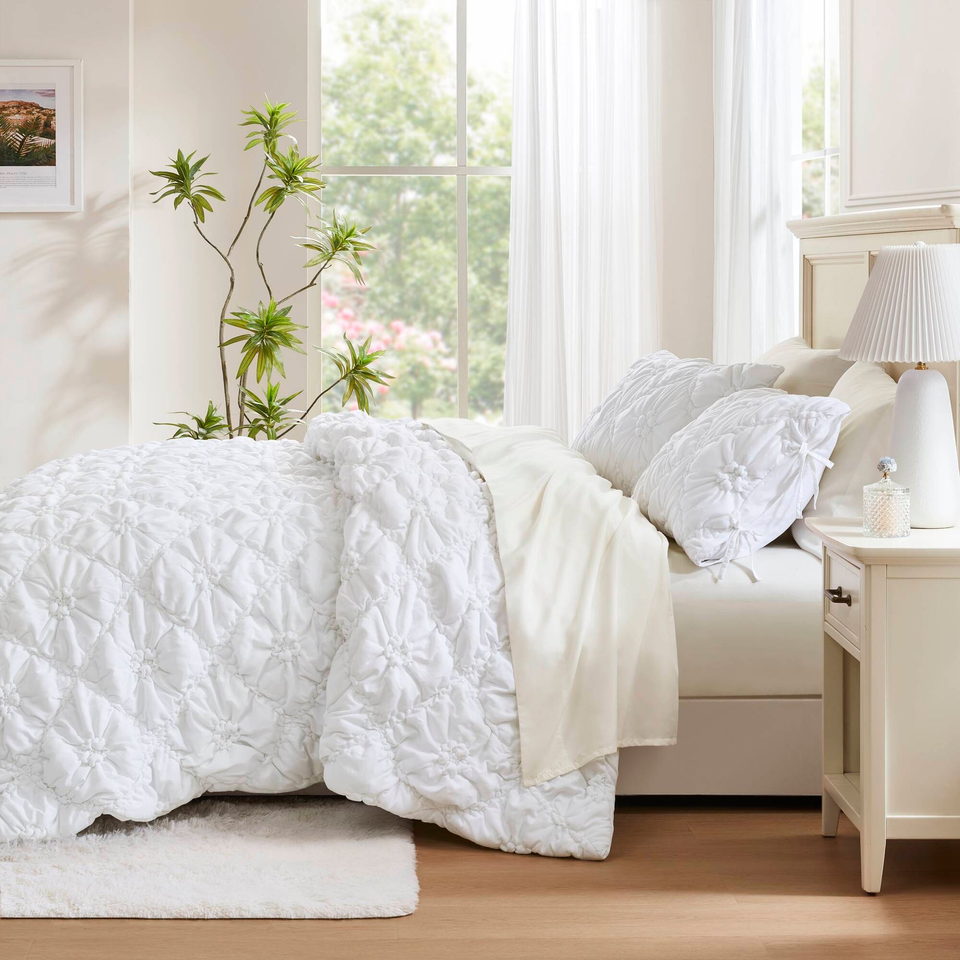 Lily - Full/Queen 3 Piece Comforter Set - White
