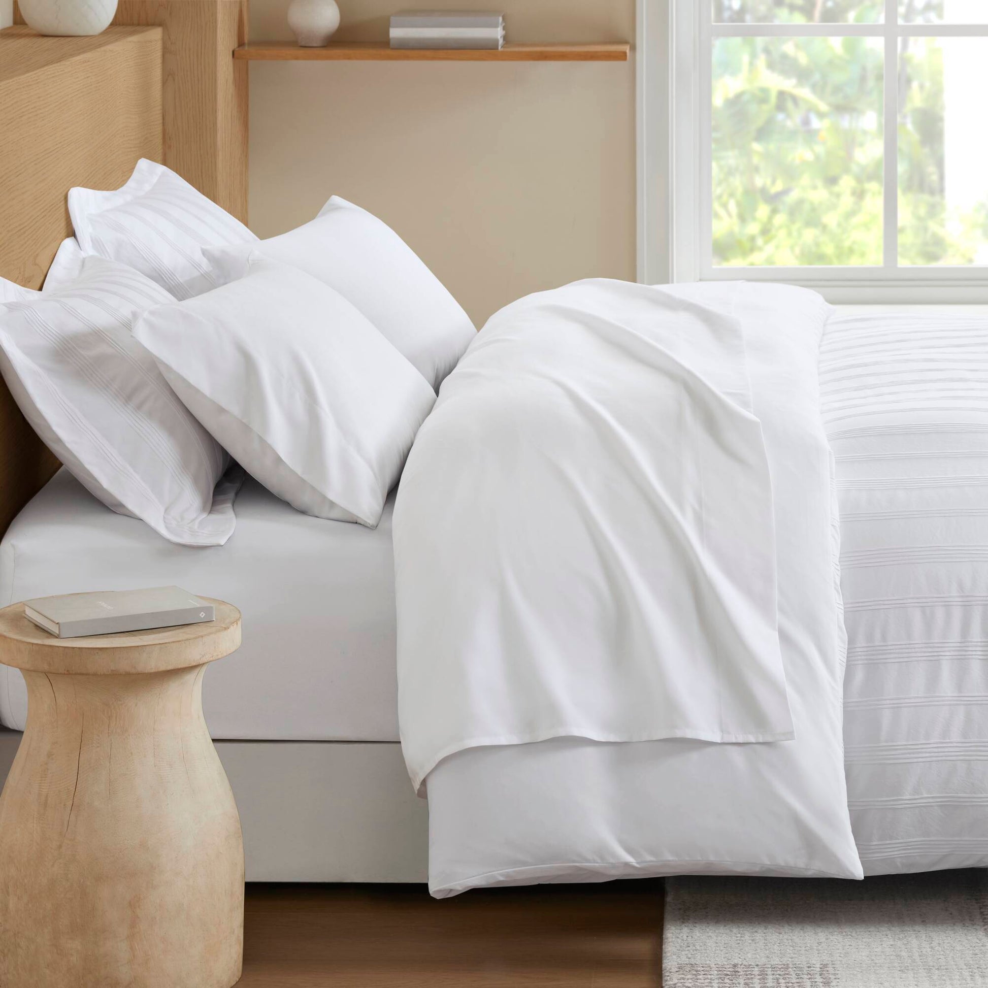 Logan - California King Striped Duvet Set - White