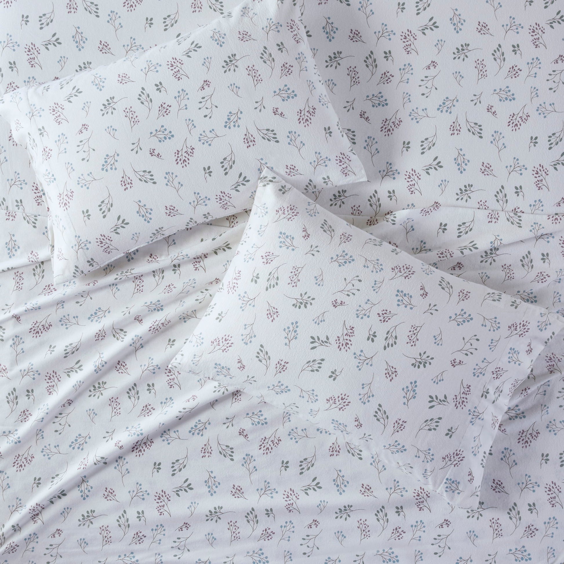 Cozy Cotton Flannel - King Printed Sheet Set - White Tossed Botanical