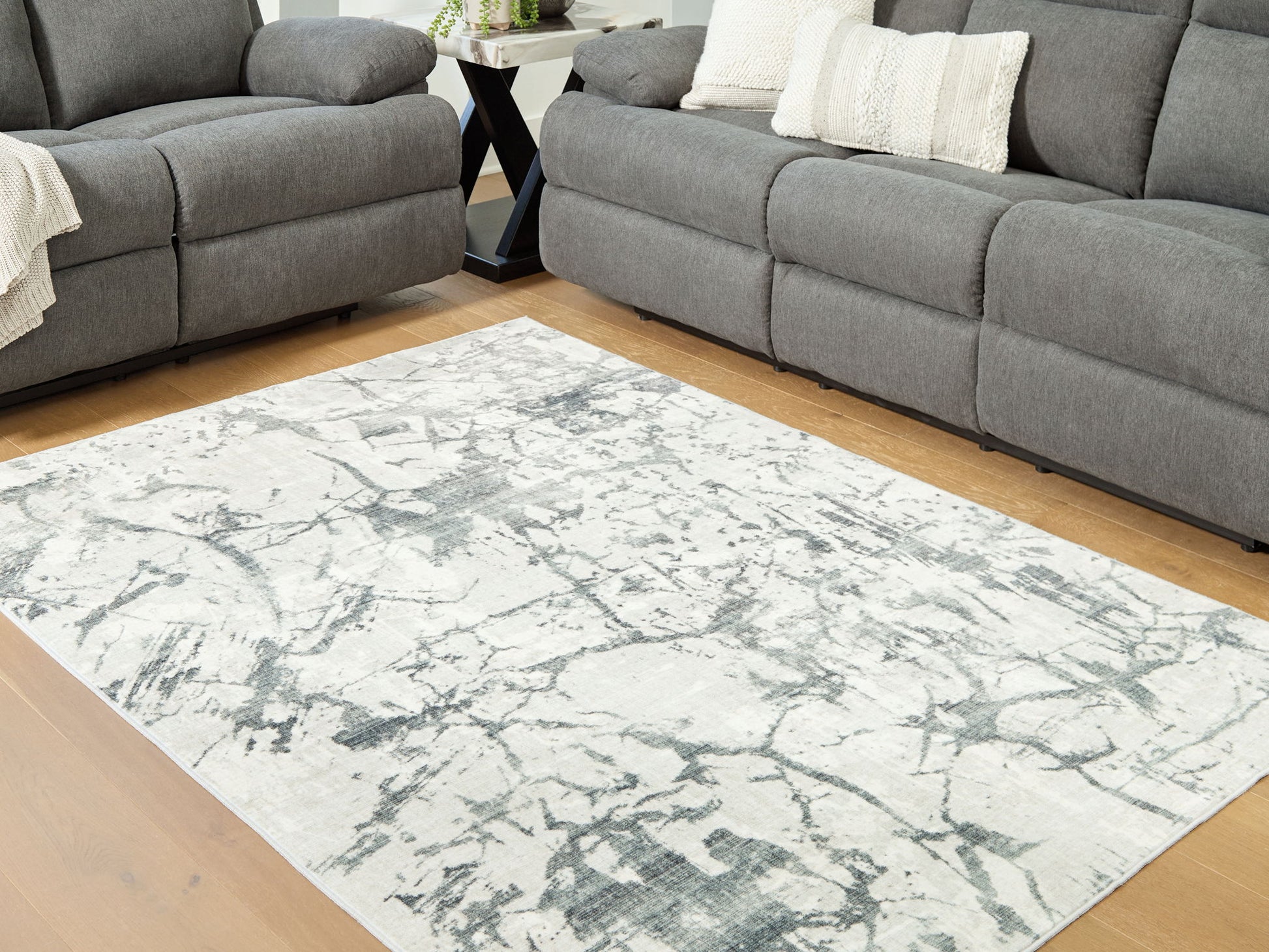 Tobinbury - Washable Rug