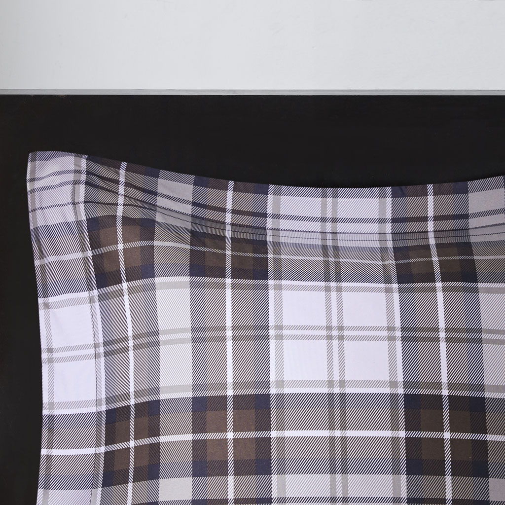 Parkston - Twin 3M Scotchgard Down Alternative All Season Comforter Set - Brown