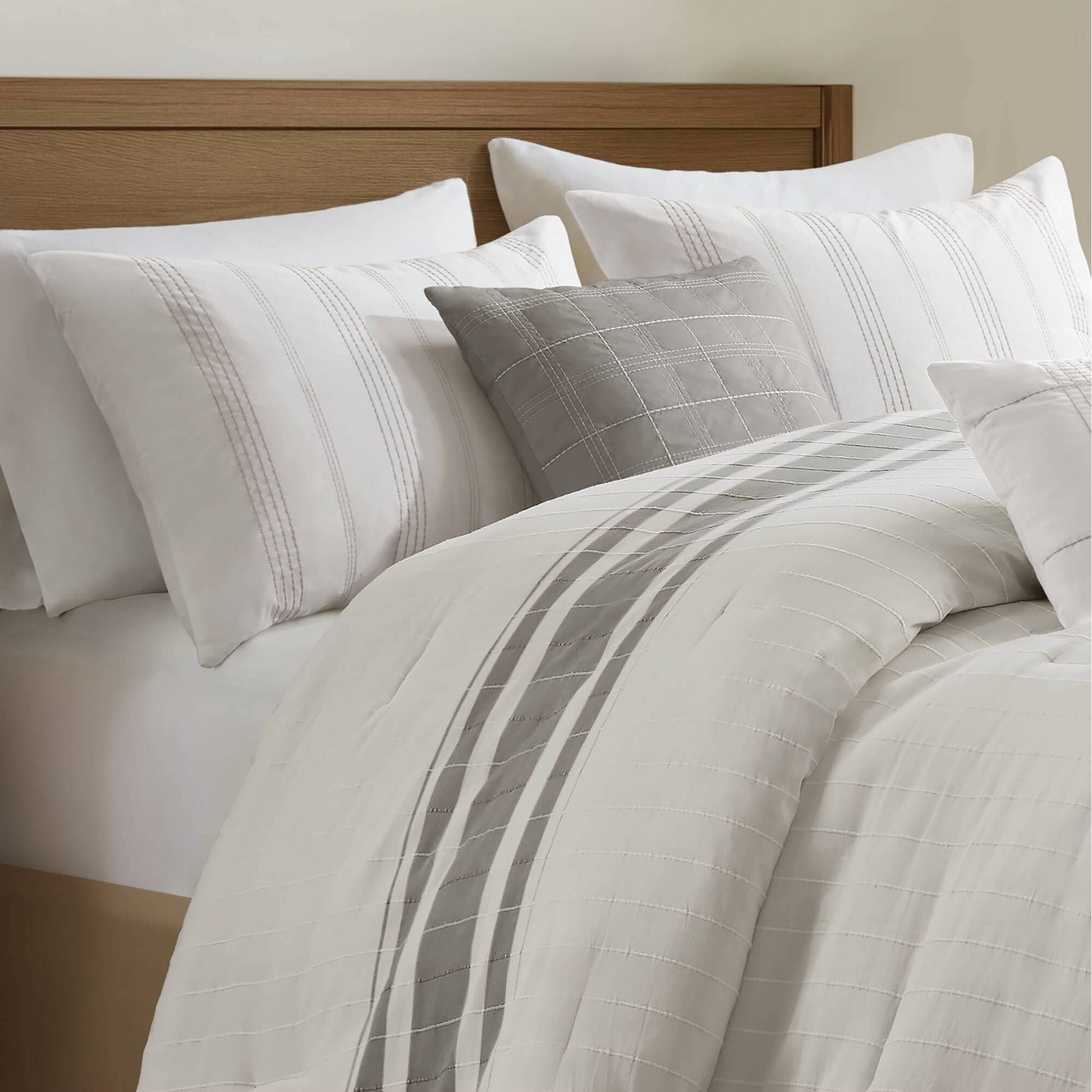 Morgan - 6 Piece Oversized Comforter Set - White / Gray