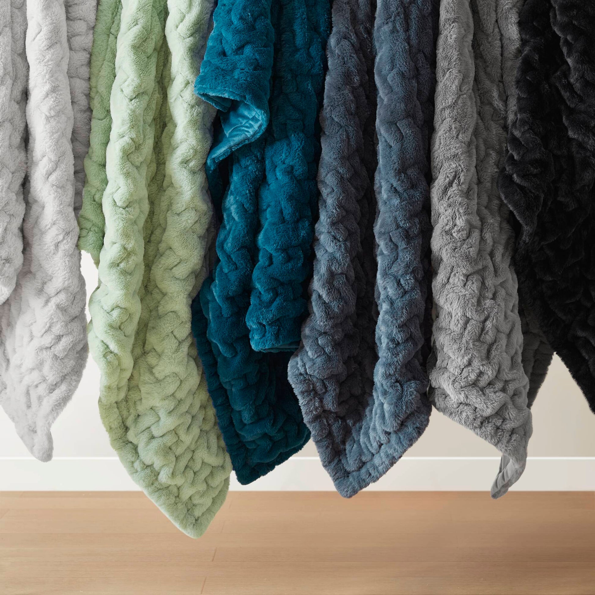 Ruched Fur - Ruched Throw - Teal